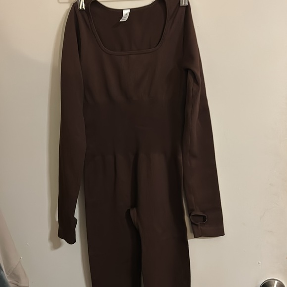 3 Ribbed Bodysuits - Picture 4 of 9